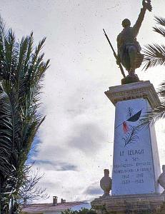 LE TELAGH MONUMENT AUX MORTS 02